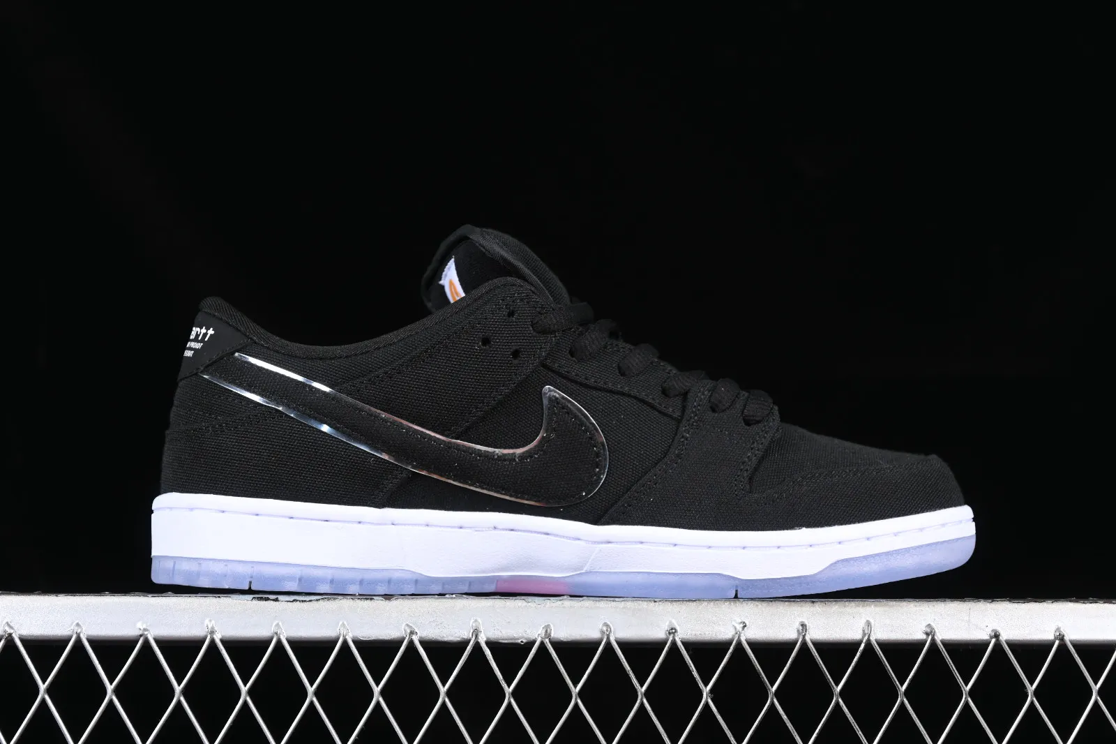 Eminem x Carhartt x Nike SB Dunk Low Black White FN4193-013