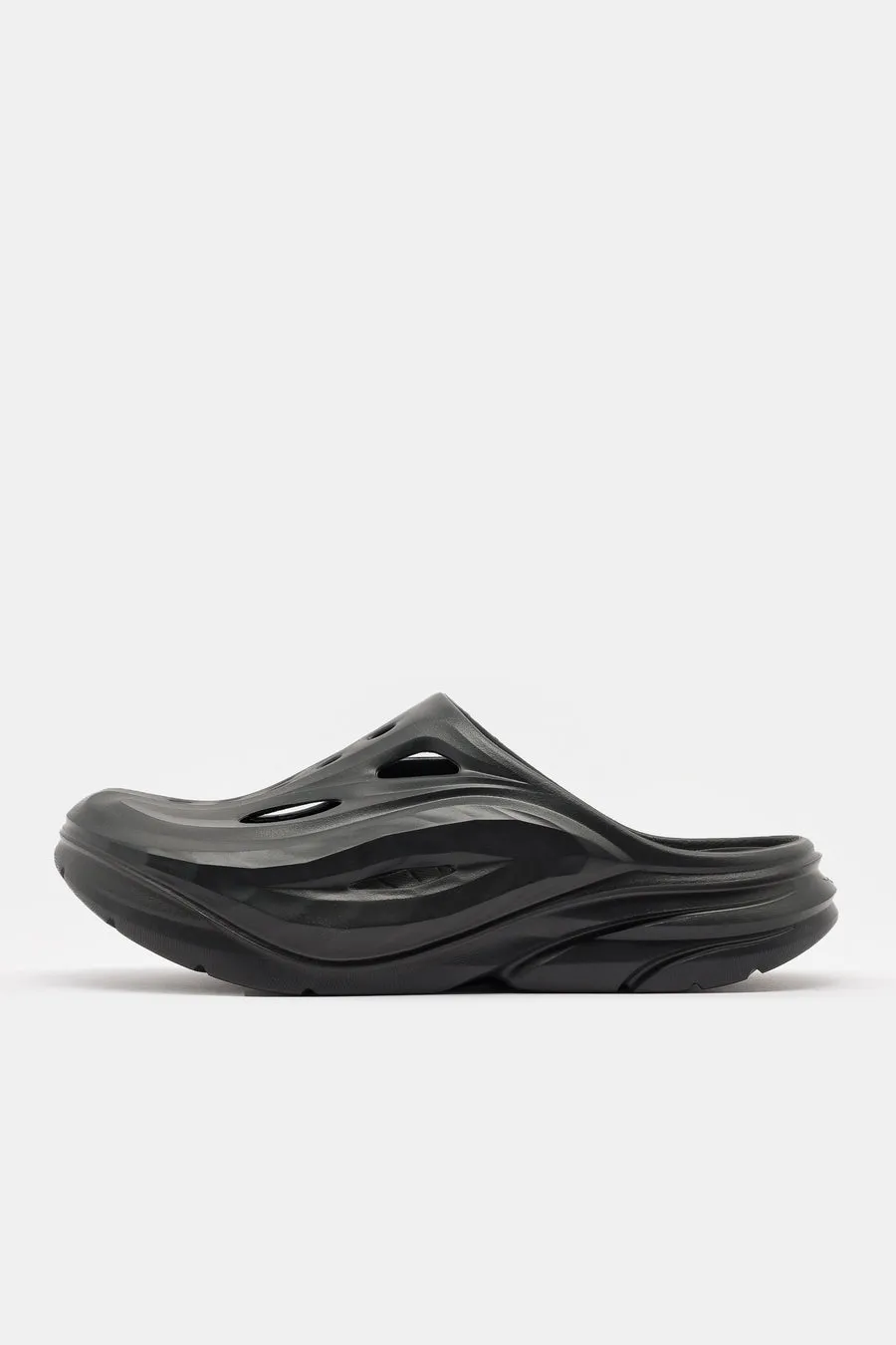 HOKA Ora Recovery Mule in Black/Black