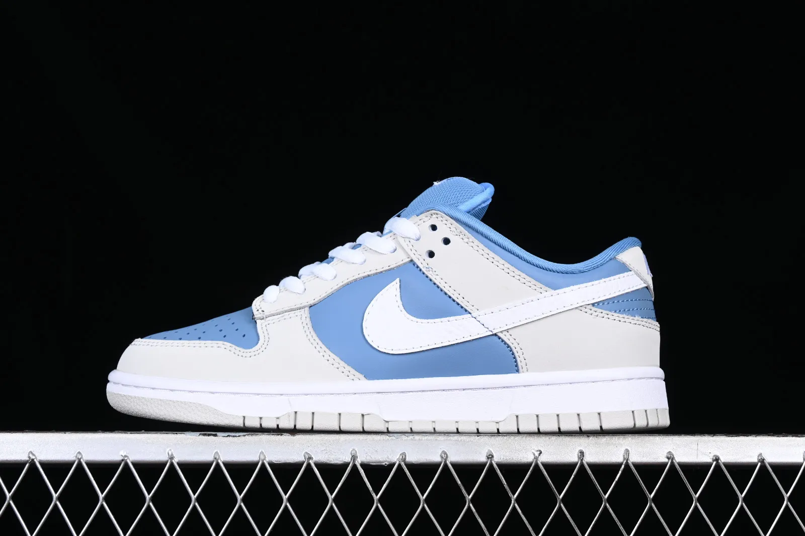 Nike SB Dunk Low Light Grey White Blue 308269-107