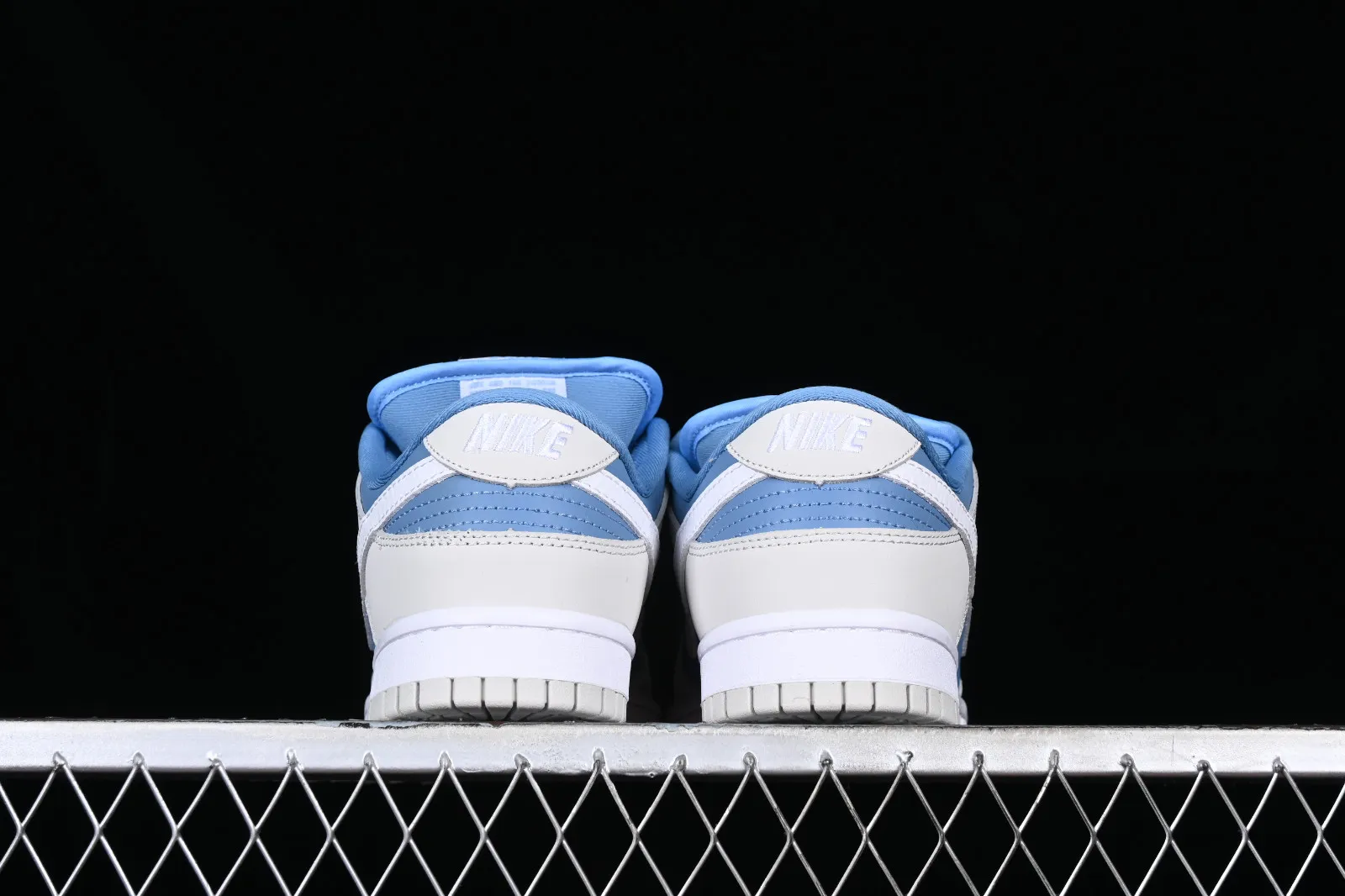 Nike SB Dunk Low Light Grey White Blue 308269-107