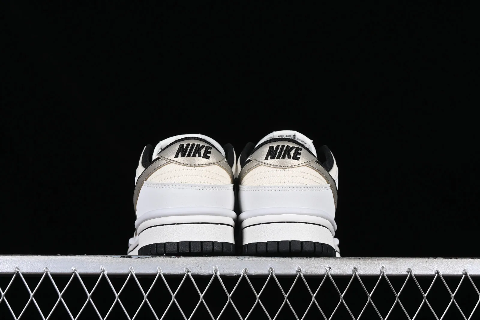 Otomo Katsuhiro x Nike SB Dunk Low Off White Black Gold DZ2794-268