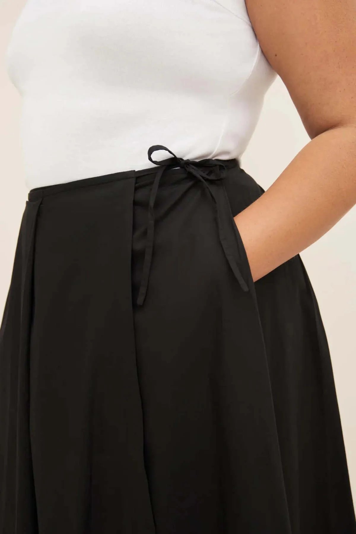 Valley Skirt - Black